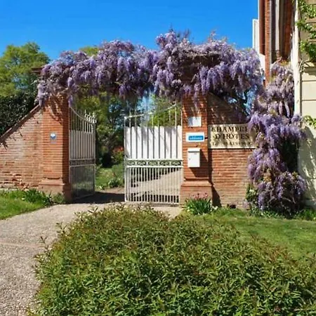 Au Chateau -