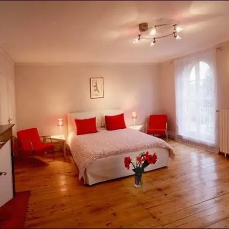 Au Chateau -